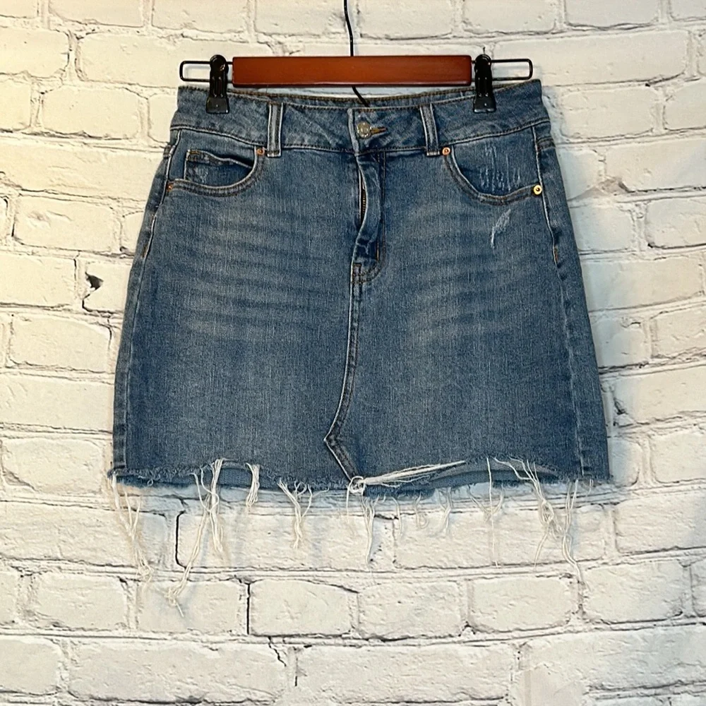 Wild Fable Distressed Straight Blue Jean Skirt Size 4 Excellent Condition
